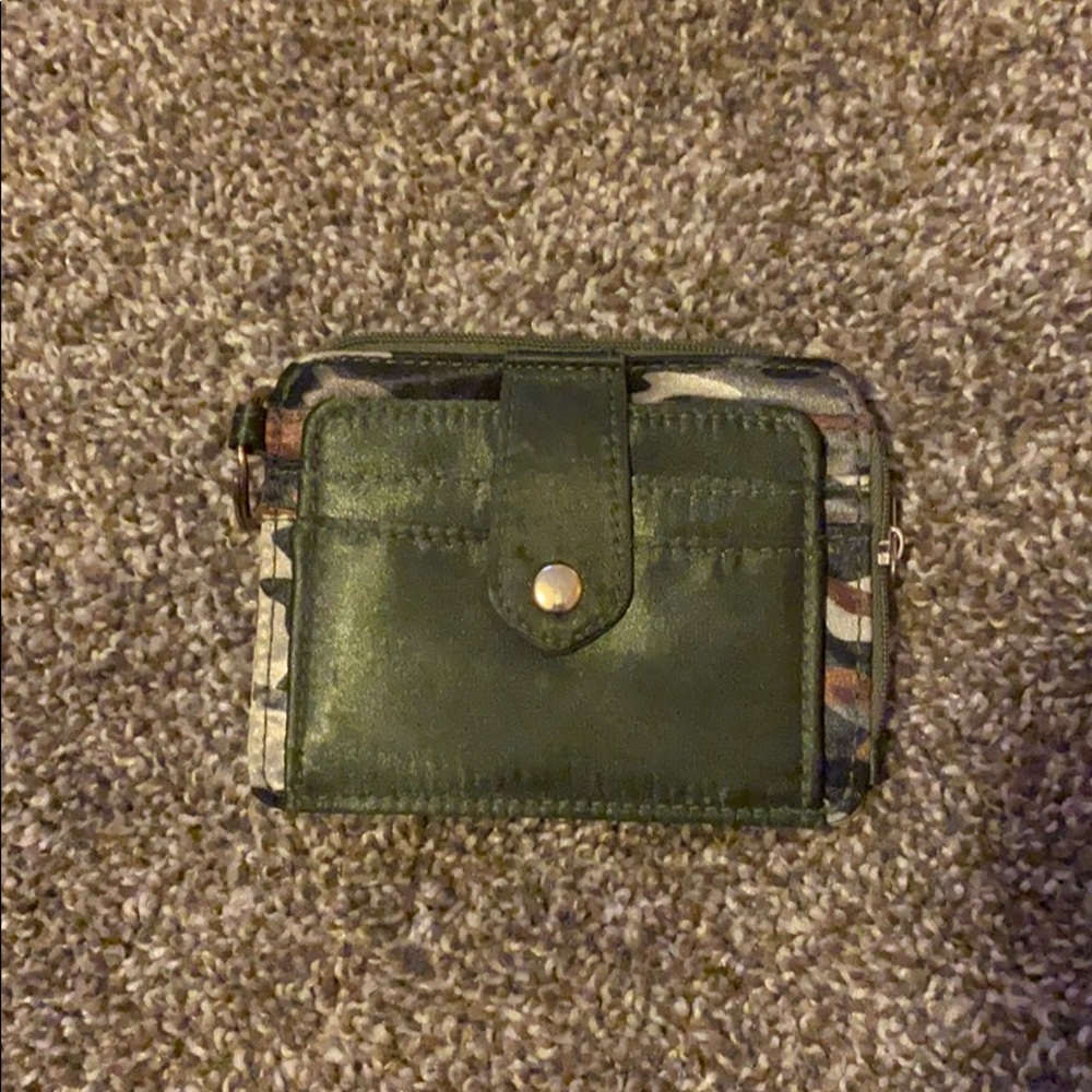 Camo Keychain Wallet 🎈